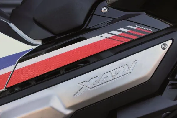 UNIRACING Grafikų komplektas HONDA X-ADV 750cc 17-20