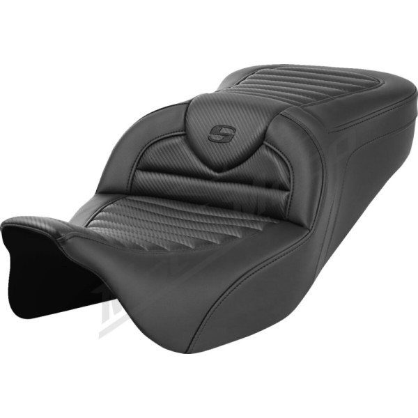 SADDLEMEN Roadsofa™ Standard Reach Seat Carbon Harley Davidson FLHRXS / FLHTCU / FLHTKSE / FLHXS / FLTRX / FLTRXST 1584-1923cc 08-23