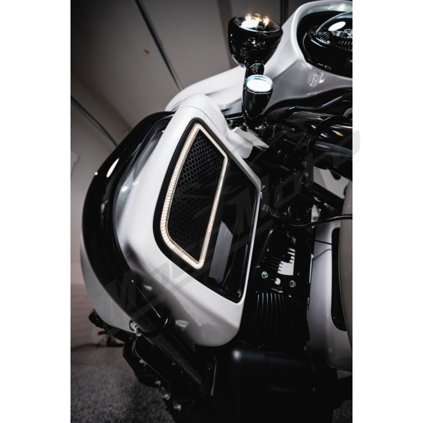 CUSTOM DYNAMICS Lower Fairing Amber/White Light Inserts Harley Davidson FLHTCU / FLHTCUL / FLHTCUTG 1690-1923cc 14-24