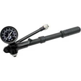 PROGRESSIVE SUSPENSION Prie manometro tvirtinamas siurblys