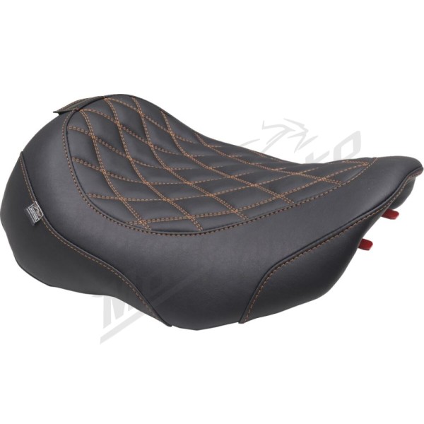 MUSTANG Wide Tripper™ Solo Seat Harley Davidson FLHX / FLHXSE / FLTRX / FLTRXSE / FLTRXSTSE 1923–1977 cc 2023–2025
