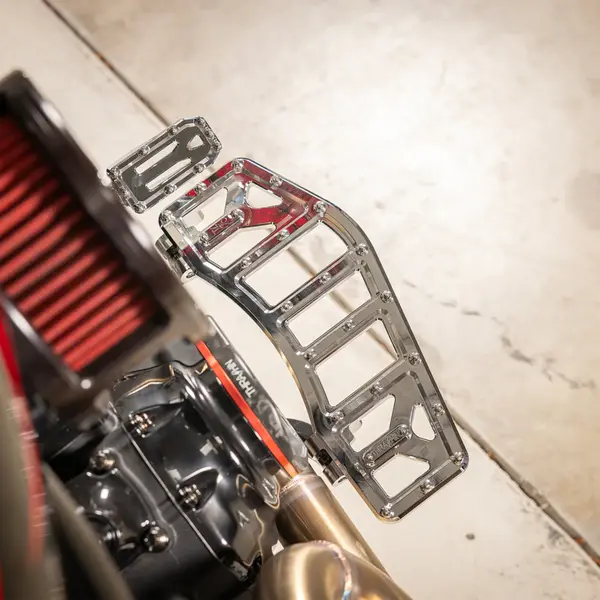 THRASHIN SUPPLY CO. Aggressor Brake Pedal Pad Chrome Harley-Davidson Electra / Road 1690-1868cc 14-20