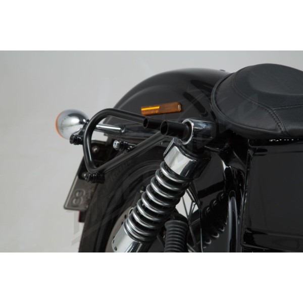 SW-MOTECH SLC Side Carrier Right Harley Davidson FXDB / FXDC / FXDL / FXDWG 1584-1800 09-17