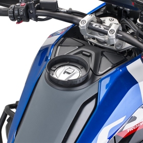 Givi tank adapter for tank bags Bmw R1300Gs (2024)