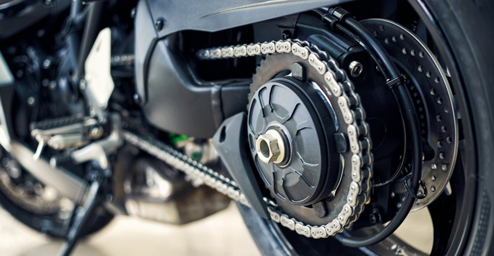 Motorcycle chain maintenance: how long does it actually last?