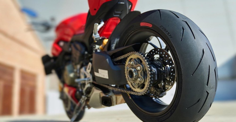 street motorcycle tyres